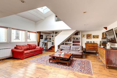 259 Suite Suzy - Superb Duplex in Paris - Tap to explore photos