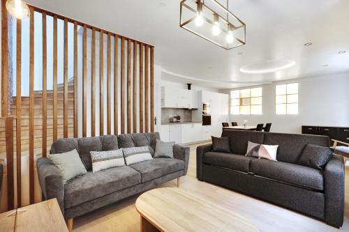 Pick A Flat's Apartment in La Chapelle - Impasse du Curé - Tap to explore photos