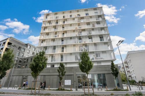 Chic apart with parking near Paris