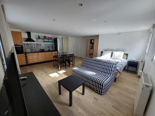 Big studio near Paris and Eurodisney - Tap to explore photos