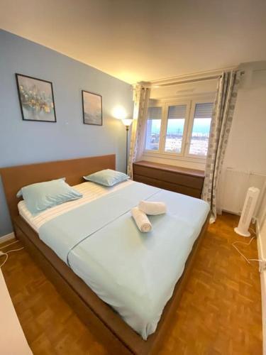 Superbe appartement proche de Paris - Tap to explore photos