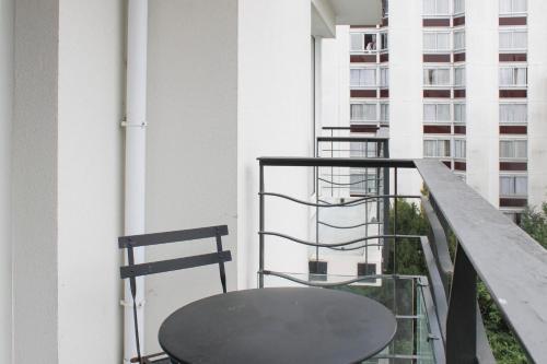 Bright studio apartment with parking and balcony