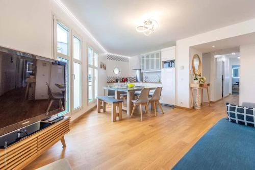 Milly apartment next to Disneyland BMYGUEST - Tap to explore photos