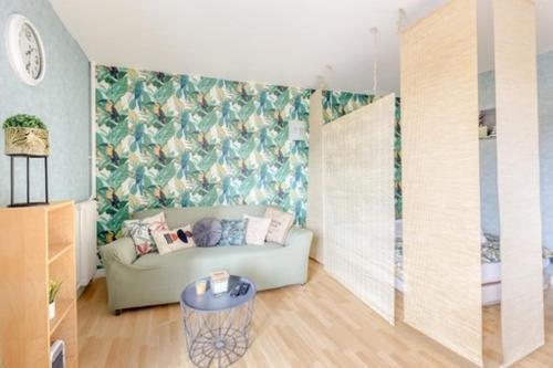 Superbe studio apartment à 2MN de Paris - Tap to explore photos
