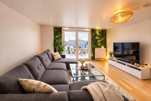 Penthouse 166 m2- Terrasse & Parking - Paris Sud - Orly - Parc Expo - Tap to explore photos
