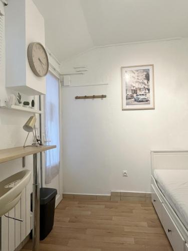 #1 Petit studio près du métro L9