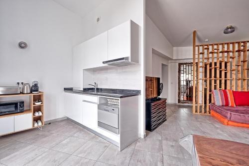 Residence 4T - 33 Avenue Gaston Chauvin - Tap to explore photos