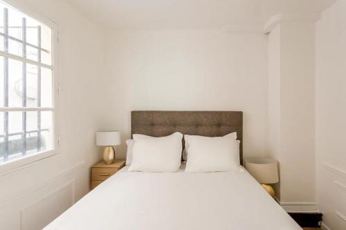 8P - 3BR Le Marais Spacious - Central - Historic Apt - Tap to explore photos