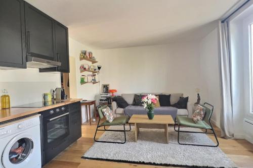 Bright 34 m ideally located in Paris - Tap to explore photos