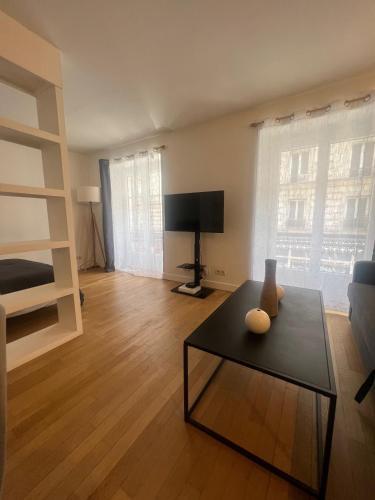 Your cosy Sacré-Coeur Apartment ! - Tap to explore photos