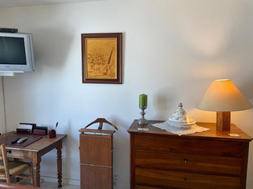 Charming flat just outside Paris w free Private Parking - Tap to explore photos