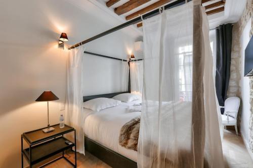 Luxurious 3BD with 3BR and AC - Tap to explore photos