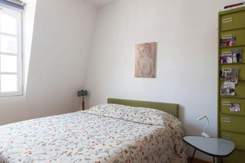 Spacious cocoon in the Marais - Tap to explore photos
