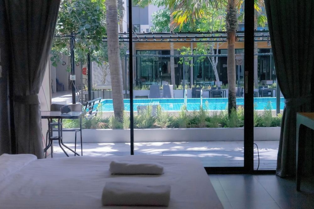 S Club & Hotel Room Type - Deluxe Double Room with Pool View
