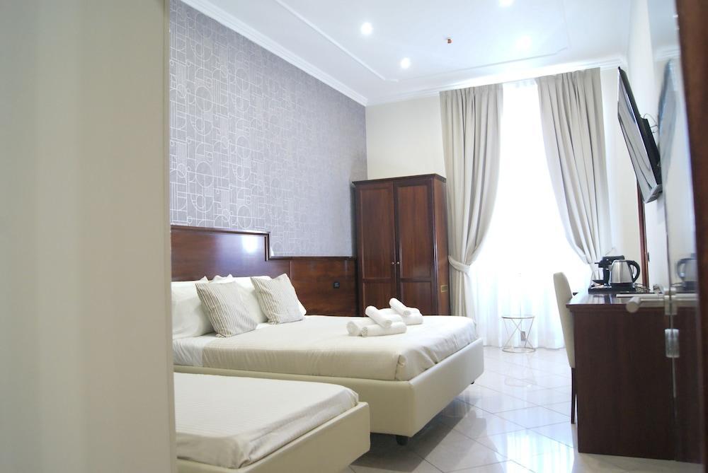 Monti 66 Hotel Room Type - Triple Room, City View