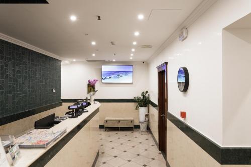 Glam Luxury Rome Room Type - Deluxe Triple Room