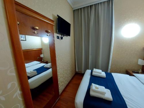 Hotel Positano 2 - Tap to explore photos