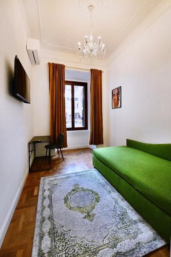 St Peter Regal Apartment - Tap to explore photos