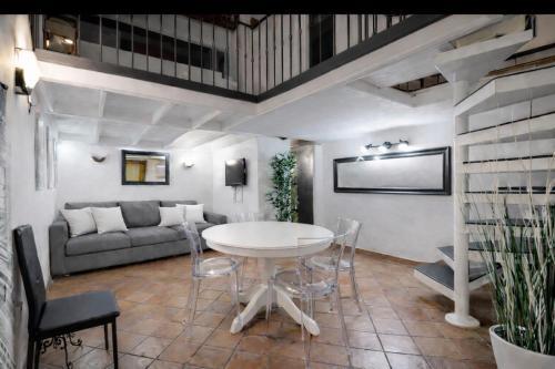 Via dei Cestari loft Room Type - Two-Bedroom Apartment