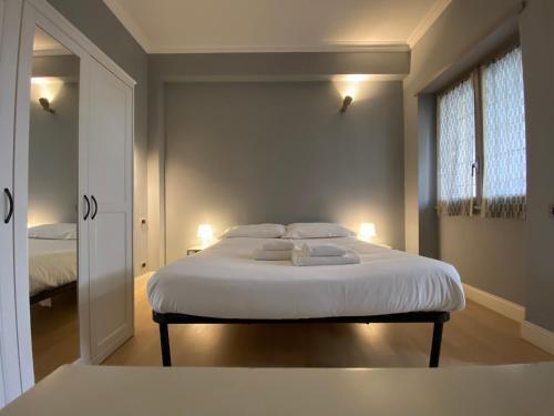 Family Flat Near Vatican - Tap to explore photos