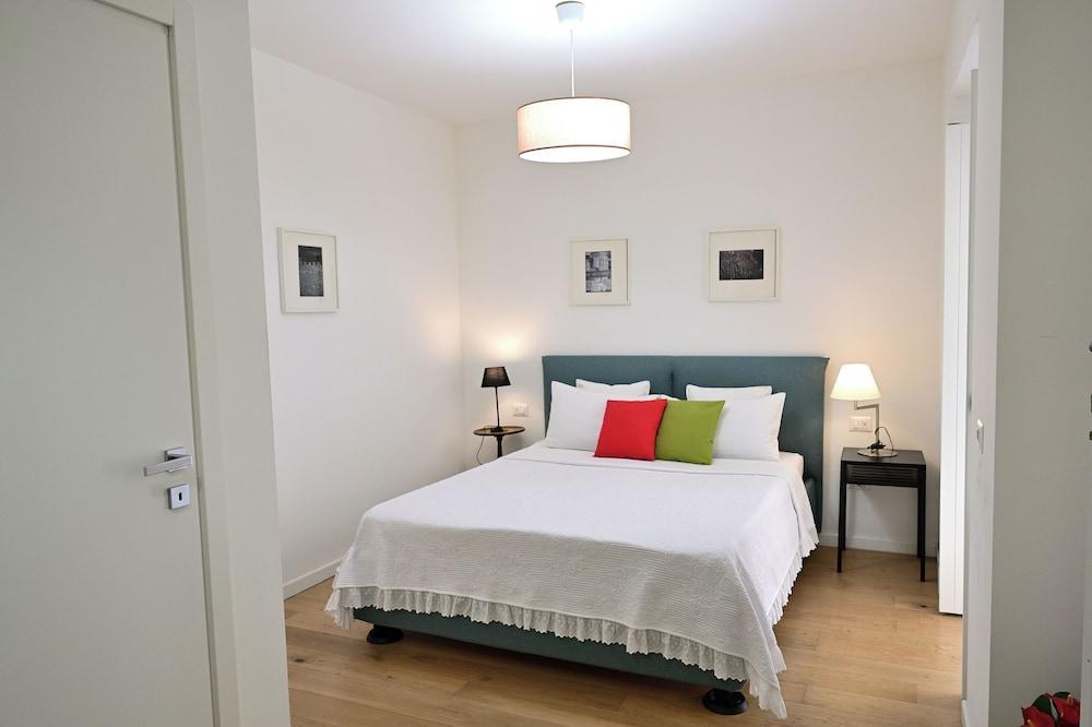 At Home Colosseo Room Type - Condo