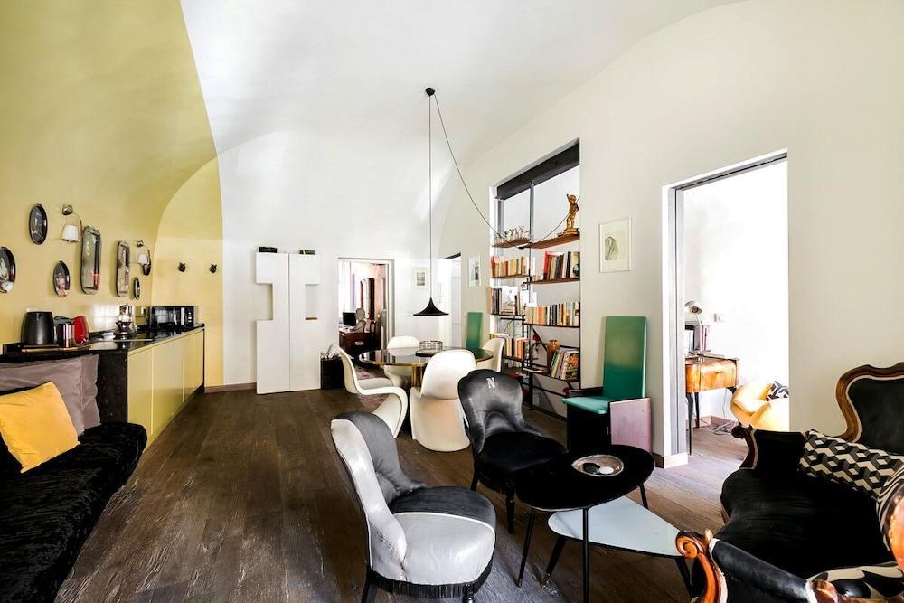 Luxury Two Bedroom House Trastevere - Tap to explore photos
