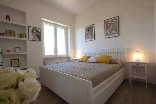 Sunny Flaminio Terrace Penthouse - Tap to explore photos