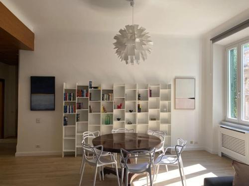 Trastevere Design Apartment - Tap to explore photos