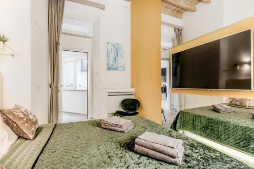 TH Trastevere Luxury-S.Cosimato 2bd-2bt - Tap to explore photos