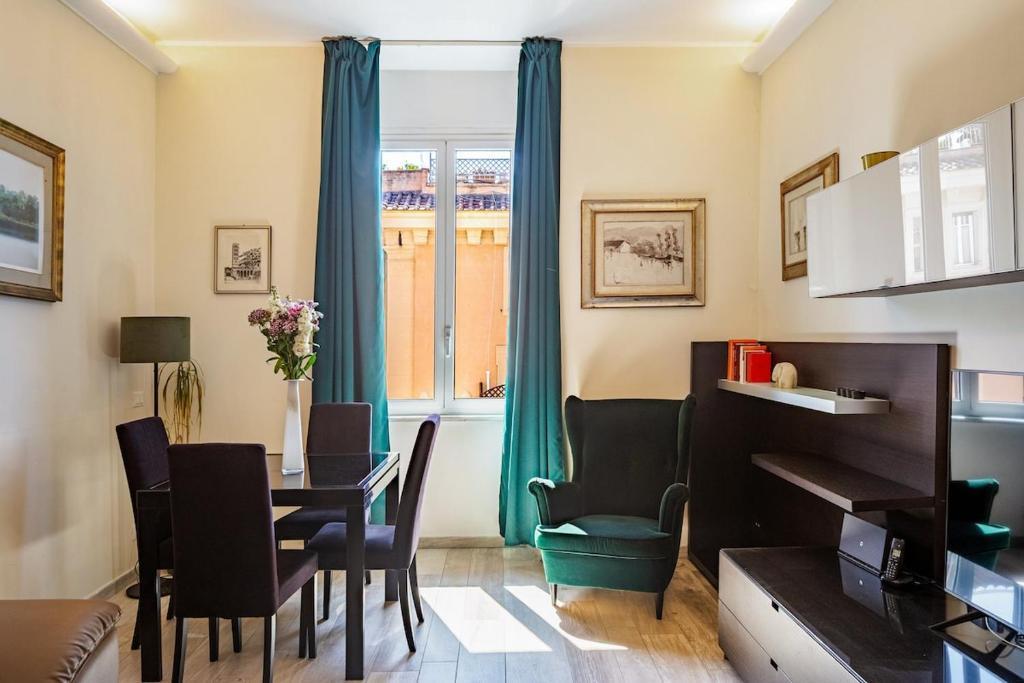 C&Y Apartments - Roma Vaticano St Peter - Luxe Penthouse Flat - Tap to explore photos