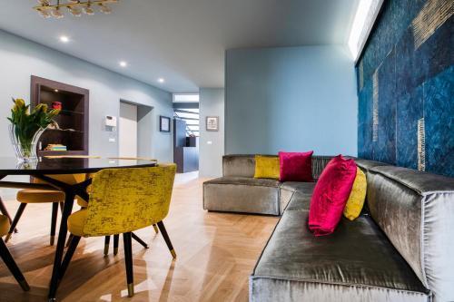 Piazza di Spagna 66 Luxury Apartment - Maison D'Art Collection - Tap to explore photos