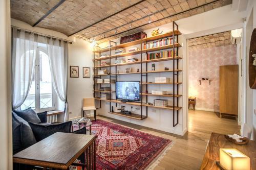 PgrHome Borgo Vittorio - Tap to explore photos