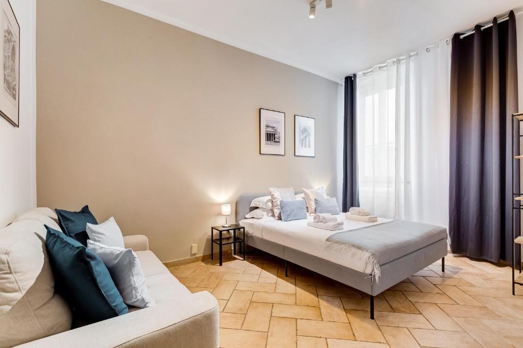 Pantheon Boutique Apartment "La Dolce Vita" - Tap to explore photos
