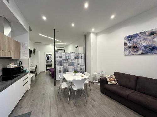 San Saba Street Apartment 48 - Tap to explore photos