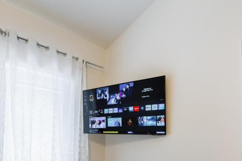 96 Degli Ubaldi Charming Suite with terrace near the Vatican and the metro - Tap to explore photos
