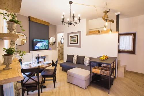 Cosy Nemi - Guest House - Tap to explore photos