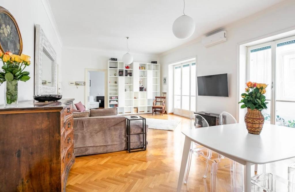 Cicerone Apartment - Tap to explore photos