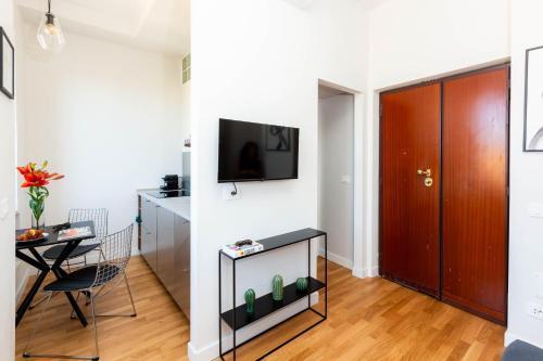 Colosseum Apartment - ZENO 04 - Tap to explore photos