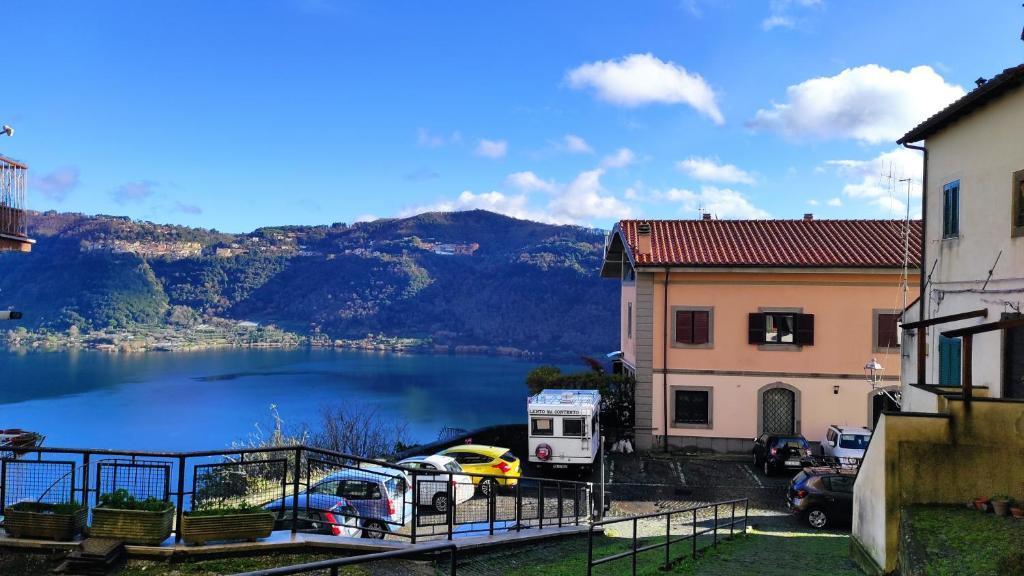 Vivere il Borgo sul lago - Tap to explore photos