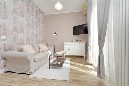 PR APARTMENT - FIUMICINO ROME AIRPORT 9 Min - - Tap to explore photos