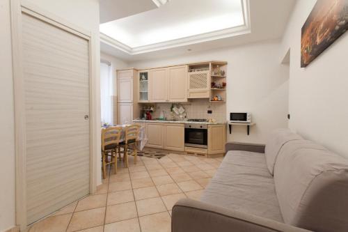 Anzio- central holiday house - Daniele Case Vacanza - Tap to explore photos