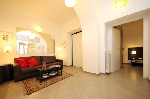 Great Central Apartment - Tap to explore photos