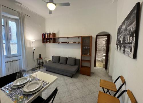 Cozy apartment in Rome Trastevere - Tap to explore photos
