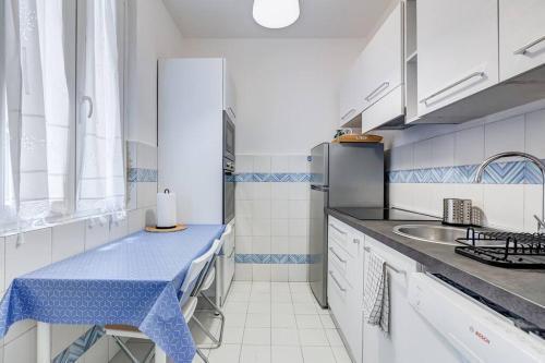 Luminous Apartment few steps from Piazza Navona - Tap to explore photos