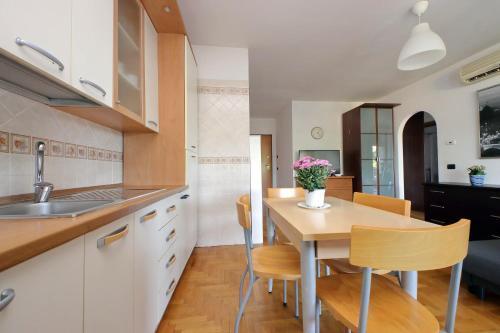 APPARTAMENTO CRISAFULLI Room Type - One-Bedroom Apartment