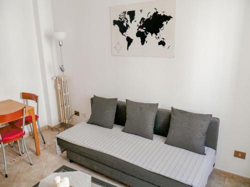 Modern 1 Bedroom near metro - Tap to explore photos