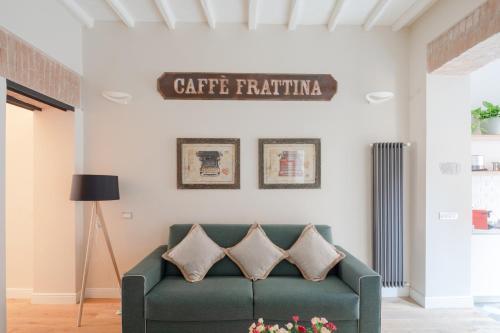 THE BREAK - Piazza di Spagna Maison Deluxe Terrace - Tap to explore photos