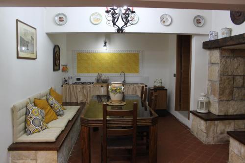 Loft con giardino in zona Appia Antica - Tap to explore photos