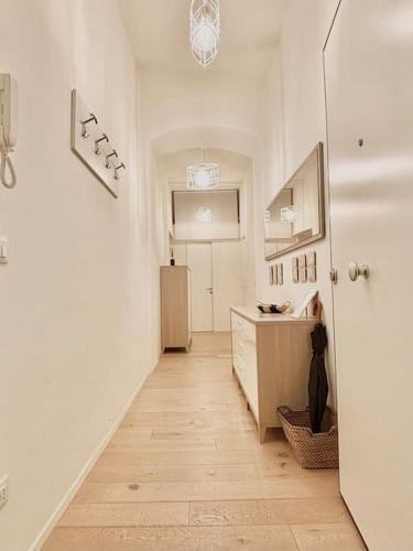 Ovidio Luxury - Tap to explore photos