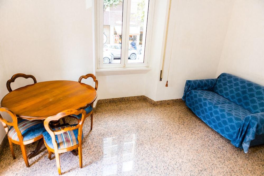 Alexander Vatican House Room Type - Basic Apartment Alexander Vatican House Room Type - Basic Apartment